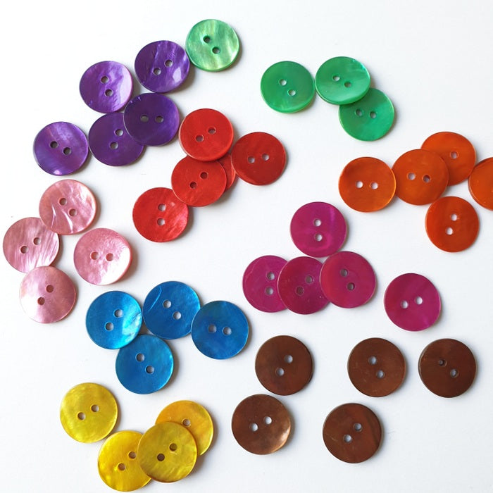 Round mother-of-pearl buttons